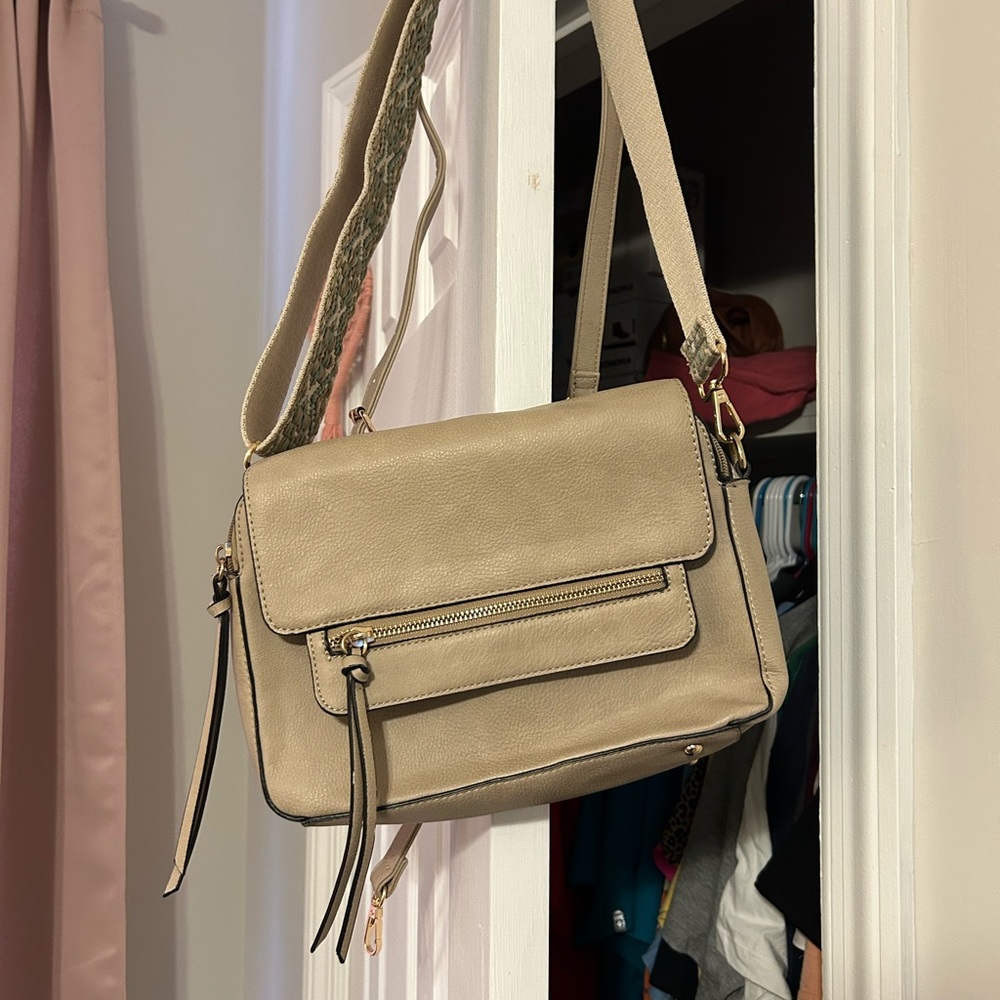 Elegant Beige Shoulder Bag